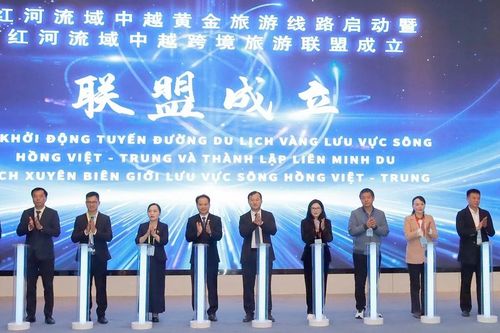 Khởi động tuyến đường du lịch vàng lưu vực sông Hồng Việt - Trung