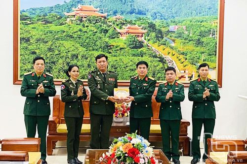 Đoàn cán bộ, sĩ quan cao cấp Quân đội Hoàng gia Campuchia tham quan và học tập tại Thái Nguyên