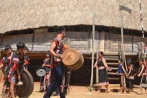 Xây dựng mô hình bảo tồn, phát huy văn hóa phi vật thể các dân tộc thiểu số