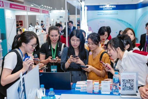 VIETNAM MEDIPHARM EXPO 2024 quy tụ 100 gian hàng đến từ 8 quốc gia