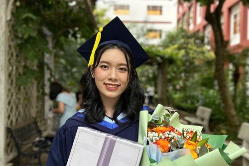 Từ nữ sinh mê làm thủ quỹ đến thủ khoa kép ngành kế toán