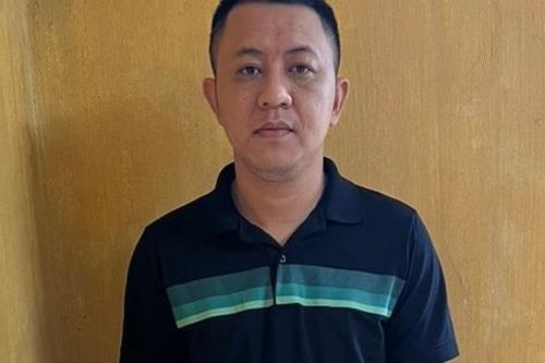 Con trai sát hại bố đẻ rồi 'báo án'