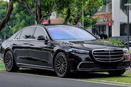Ly kỳ màn lừa đổi biển xe số đẹp và''bán trộm' chiếc ô tô Mercedes S450