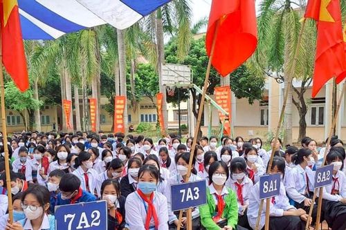 Khi cựu học sinh trở lại trường cũ làm giáo viên