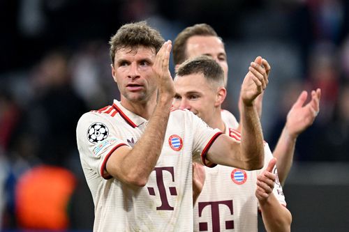 Bayern Munich lên tiếng vụ CĐV xúc phạm sếp PSG