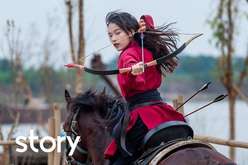 Nữ huấn luyện viên môn kỵ xạ 'được là chính mình' trên lưng ngựa