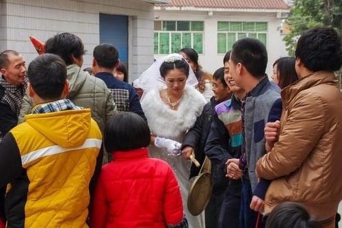 Người phụ nữ kiếm hơn 41.000 USD với chiêu kết hôn rồi ly hôn liên tục