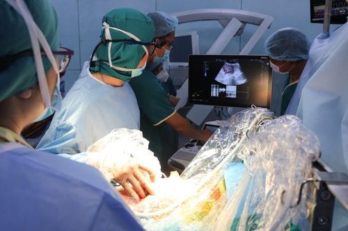 Cách một ngày, bệnh viện ở TP.HCM lại thực hiện một ca ghép gan