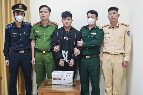 Bắt đối tượng vận chuyển 4kg ma túy đá