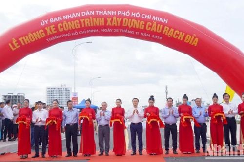Thông xe cầu Rạch Đỉa nối Quận 7 và huyện Nhà Bè