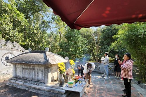 Mộ và Khu lưu niệm Lê Hữu Trác được xếp hạng Di tích quốc gia đặc biệt