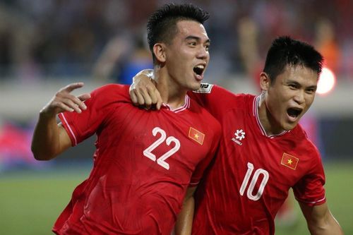 'Làm nóng' trên đất Hàn