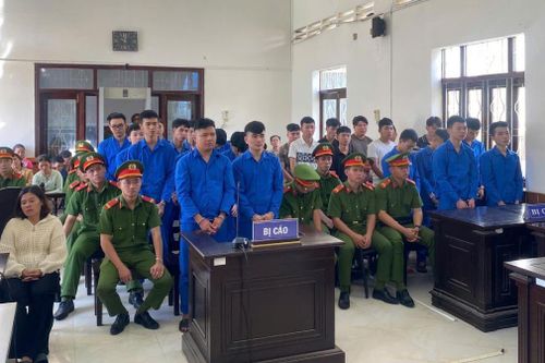 Xét xử 2 nhóm côn đồ ẩu đả làm 2 người chết