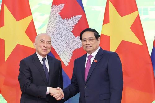 Thủ tướng Phạm Minh Chính tiếp kiến Quốc vương Campuchia Norodom Sihamoni