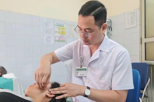Chữa liệt dây thần kinh số VII ngoại biên bằng y học cổ truyền