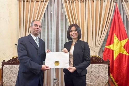 Cục Lễ tân Nhà nước tiếp nhận bản sao Ủy nhiệm thư bổ nhiệm Đại sứ Cuba tại Việt Nam