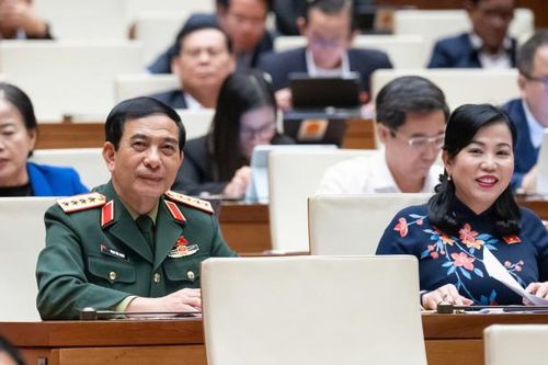Quốc hội thống nhất tăng tuổi nghỉ hưu của sĩ quan Quân đội
