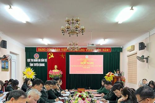 Cục thi hành án dân sự tỉnh Tuyên Quang tập huấn công tác văn thư lưu trữ