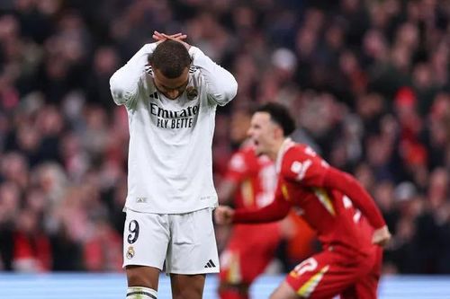 HLV Ancelotti và các cầu thủ Real Madrid bênh Mbappe, nhận Real đáng thua