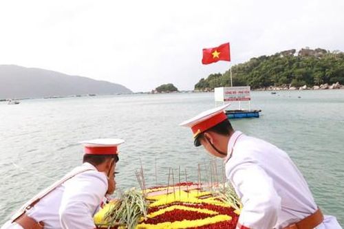 Tự hào 60 năm huyền thoại tàu không số Vũng Rô