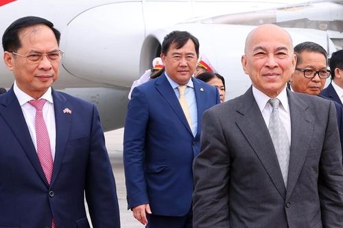 Quốc vương Campuchia Norodom Sihamoni đến Việt Nam