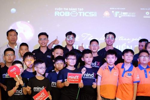Học sinh Nghệ An dẫn đầu Vòng Chung kết Sáng tạo Robotics năm 2024 khu vực miền Trung