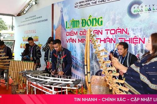Xem nghệ nhân trình diễn di sản văn hóa được UNESCO ghi danh