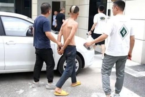 Tên trộm bị cảnh sát tóm gọn vì để kiểu tóc 'chẳng giống ai'