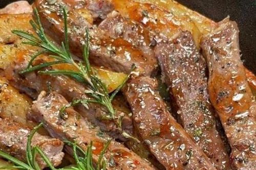 Nướng thịt bò trong nồi chiên không dầu ở nhiệt độ 180 độ trong bao lâu để thịt mềm và ngon ngọt?