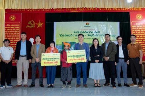 Phân bón Cà Mau: 'Gieo yêu thương, gặt hạnh phúc'