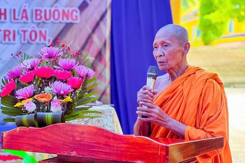 Người có uy tín trong đồng bào dân tộc thiểu số Khmer