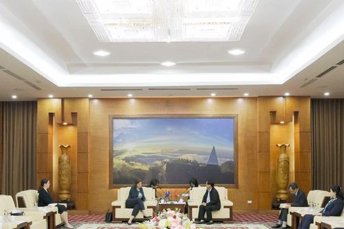 Phó Chủ tịch UBND tỉnh Nguyễn Trọng Hài tiếp và làm việc với Đoàn công tác Đại sứ quán Ô-xtrây-li-a