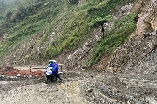 Gian nan đường đến xã Bản Liền