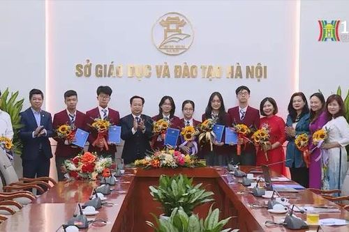 6 học sinh Hà Nội thi Olympic khoa học trẻ quốc tế