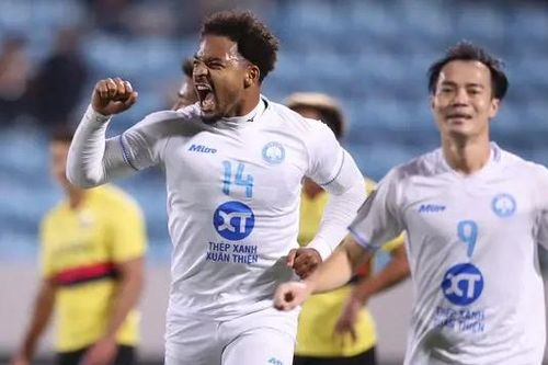 CLB Nam Định vươn lên đầu bảng tại AFC Champions League Two