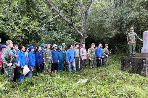 Đồn Biên phòng Cửa khẩu Lý Vạn tuyên truyền cho 2.094 lượt người dân biên giới