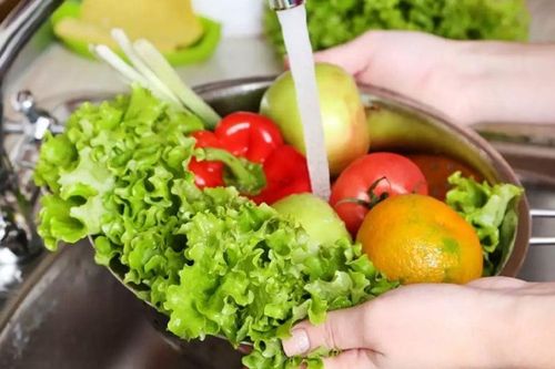 Nước rửa rau quả có làm sạch được hóa chất và các vi sinh vật gây hại?