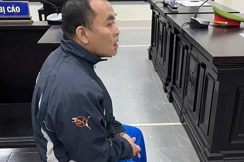 Chồng dùng búa đánh vợ vì chậm thắp hương cúng rằm