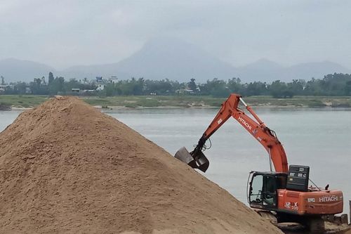Vì sao Nam Định hủy kết quả trúng đấu giá khai thác mỏ cát trên sông Hồng?
