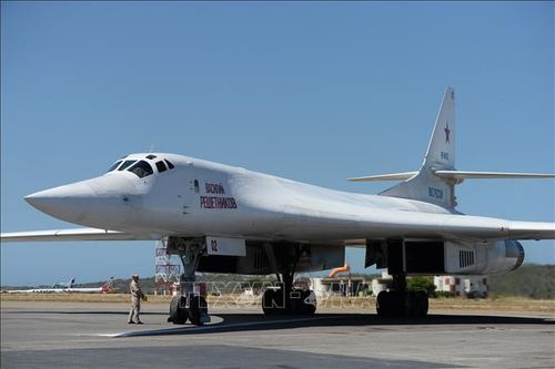 Ukraine bị tấn công bởi chính oanh tạc cơ Tu-160 từng chuyển giao cho Nga
