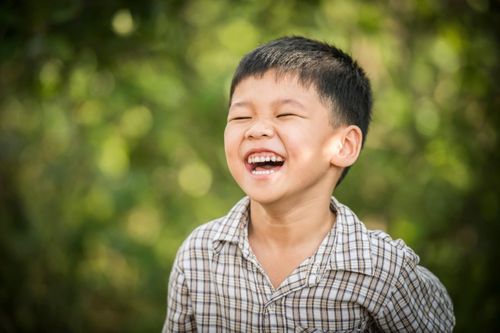 Làm ngay 6 điều này để con bạn thành người lạc quan