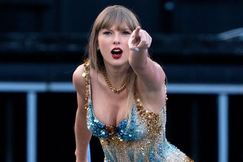 Tạp chí Billboard xin lỗi Taylor Swift