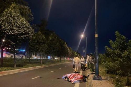 TP Hồ Chí Minh: phát hiện hai người đàn ông tử vong bất thường trên đường