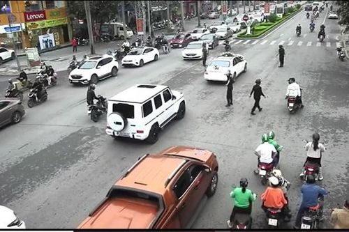 Công an vào cuộc vụ nhóm 'vệ sĩ' dẹp đường cho đoàn xe đám cưới