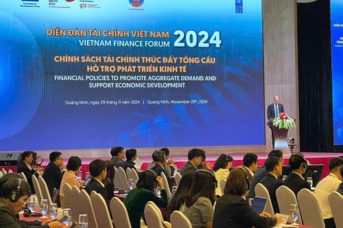 Thúc đẩy công nghệ chiến lược, chuyển đổi số, chuyển đổi xanh