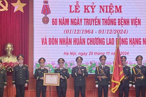 Bệnh viện Bỏng quốc gia Lê Hữu Trác đón nhận Huân chương Lao động hạng Nhì
