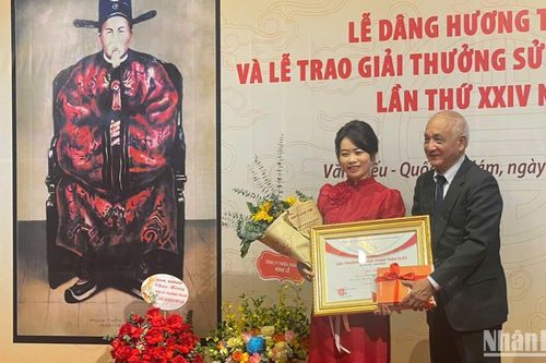 Trao giải thưởng Phạm Thận Duật cho 6 luận án Tiến sĩ sử học xuất sắc nhất
