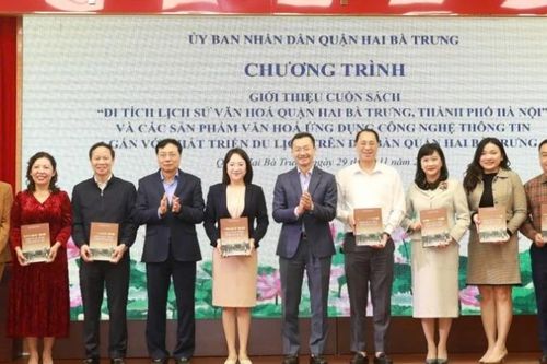 Quận Hai Bà Trưng giới thiệu sách về di tích lịch sử-văn hóa bản in, điện tử