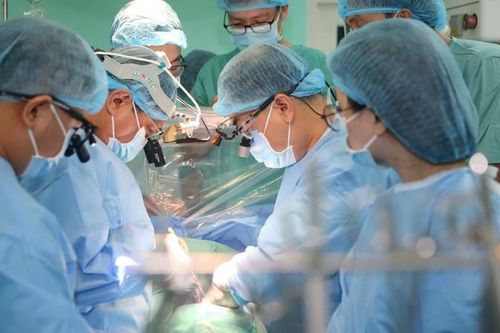 Kỳ tích ca ghép tim xuyên Việt thứ 13