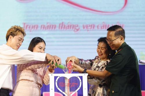Sinh viên tổ chức sự kiện gây quỹ ủng hộ bệnh nhân phong